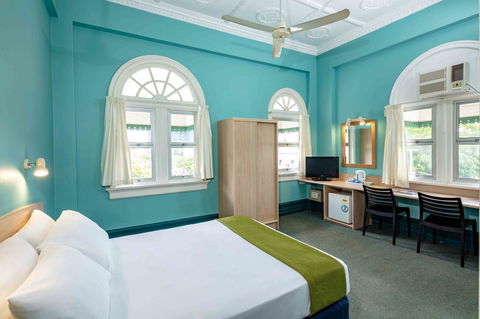 Hides Hotel - Tourism Noosa 20