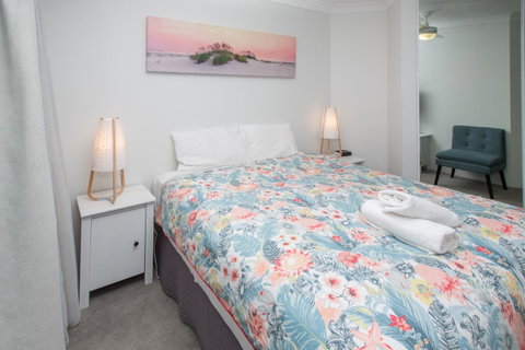 Miami Beachside Holiday Apartments - Tourism Noosa 14