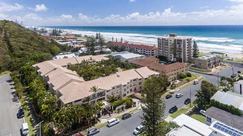 Miami Beachside Holiday Apartments - Tourism Noosa 3