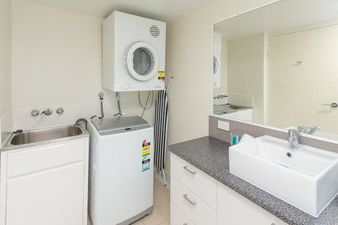 Miami Beachside Holiday Apartments - Tourism Noosa 23