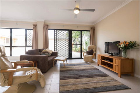The Villa At The Bay - Tourism Noosa 7