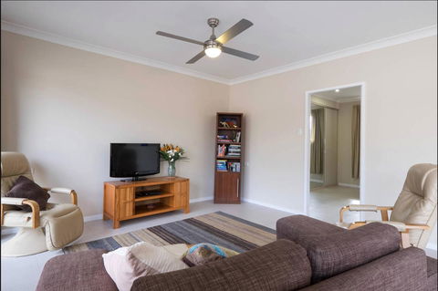 The Villa At The Bay - Tourism Noosa 9