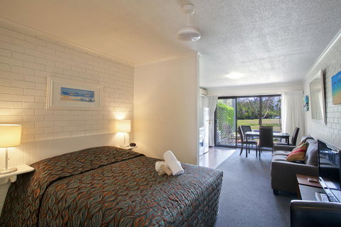 Regency Waterfront Noosa - Tourism Noosa 10