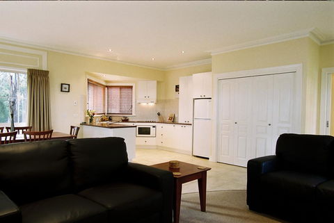 Waverley House Cottages - Tourism Noosa 2