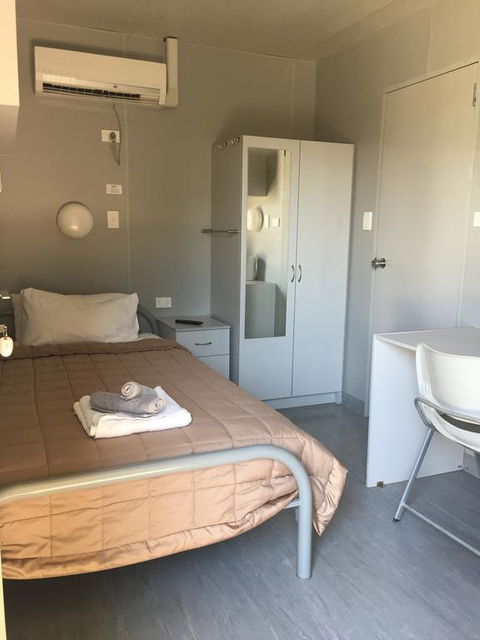 Wellshot Hotel - Tourism Noosa 1