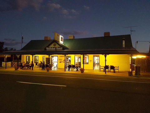 Wellshot Hotel - Tourism Noosa 2