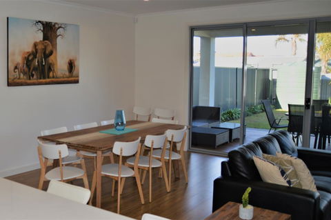 Western Breeze - Tourism Noosa 2