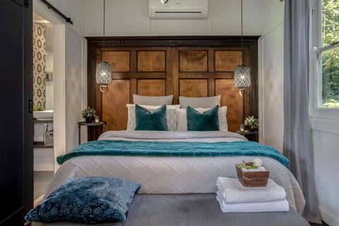 White Gates - Tourism Noosa 0