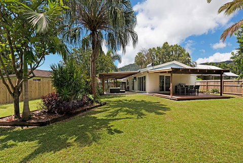 Whitsunday Palms - Tourism Noosa 1