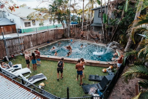 Why Not Backpackers - Tourism Noosa 0
