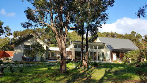 Wilderness House - Tourism Noosa 0