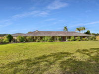 Wine Country Homestead 4-6br House