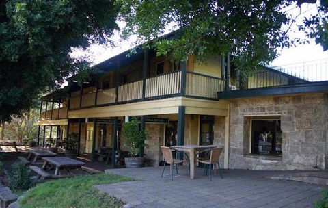 Wisemans Inn - Tourism Noosa 0