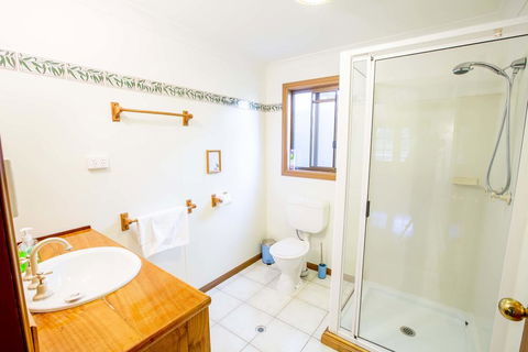 Wisteria Cottage - Tourism Noosa 3