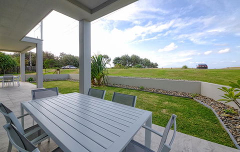 Woolgoolga By The Sea - Tourism Noosa 1