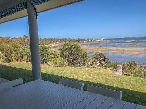 Wrightaway - Tourism Noosa 0