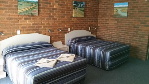 Yambil Inn - Tourism Noosa 2