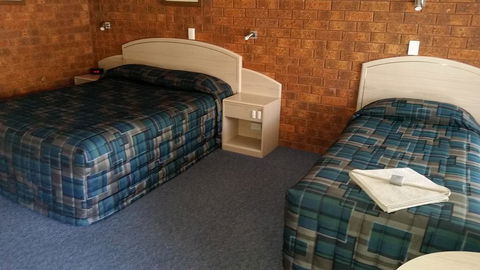 Yambil Inn - Tourism Noosa 1