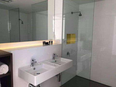 Young Federation Motor Inn - Tourism Noosa 1