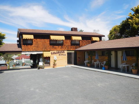 Young Goldrush Motel - Tourism Noosa 0