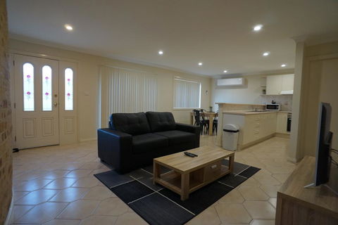 Zig Zag Motel - Tourism Noosa 1