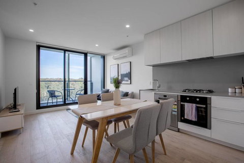 Grey Style, Simple And Cozy Apt@Parkville+Carpark - Tourism Noosa 0