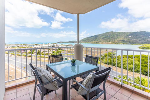 AirliediseNO HillsKitchen5min Walk 2 Ferry TerminalWiFiNetflix - Tourism Noosa 0