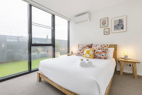 Of SouthbankLight Filled ApartmentHUGE Private Terrace With City ViewsParkingPoolGymWiFi - Tourism Noosa 3