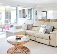 Relax at Bokarina Beach House Walk to Beach Relax by the pool