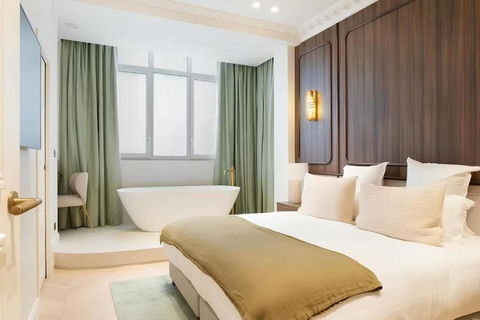 A Beautiful Lair - Tourism Noosa 0