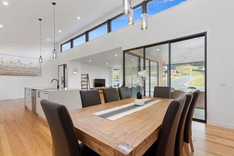 A Box Of Moonlight - Tourism Noosa 2