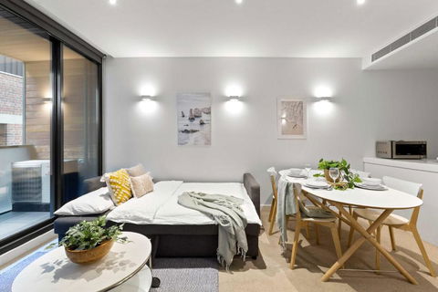 A Chic & Comfy 2BR Apt Near Federation Square - Tourism Noosa 1