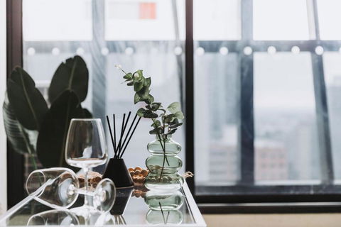 A Chic & Comfy 2BR Apt On Collins With City Views - Tourism Noosa 3