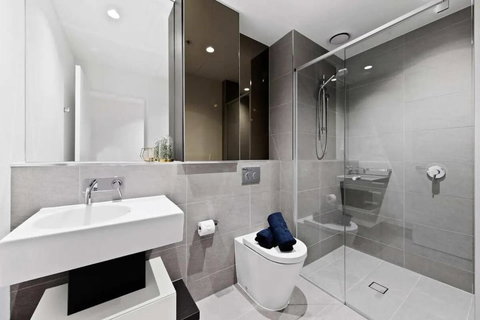 A Comfy Apt Next To Southern Cross FREE Parking - Tourism Noosa 3