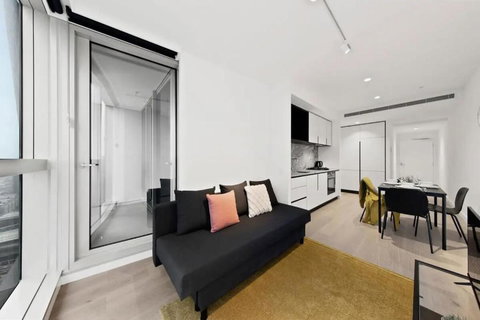 A Comfy Apt Next To Southern Cross FREE Parking - Tourism Noosa 4