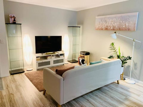 A Cosy And Peaceful Apartment In The Heart Of Yandina - Tourism Noosa 0