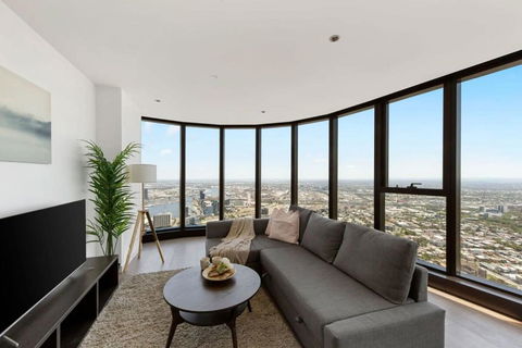 A Cozy 3BR Apt With Panoramic Views FREE Parking - Tourism Noosa 1