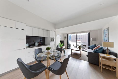 A Cozy & Comfy 2BR Apt Near Victoria Market - Tourism Noosa 1