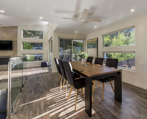 A Pear Tree Loft - Tourism Noosa 0