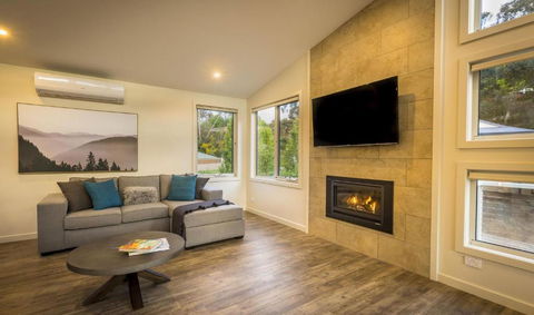 A Pear Tree Loft - Tourism Noosa 2