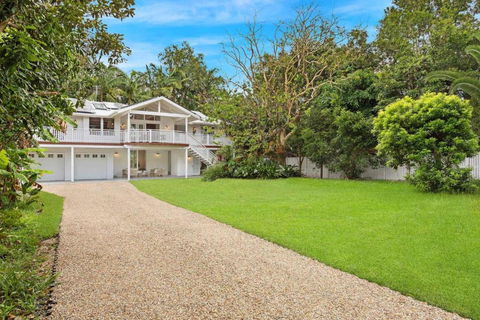 A Perfect Stay - Golden Hus - Tourism Noosa 0