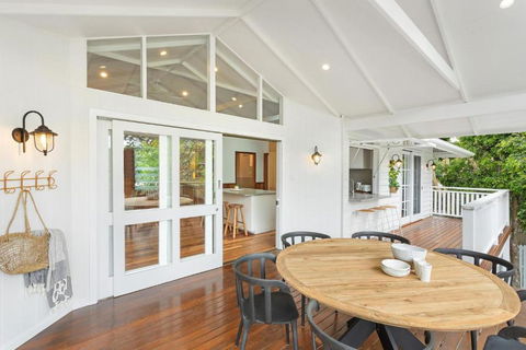 A Perfect Stay - Golden Hus - Tourism Noosa 1