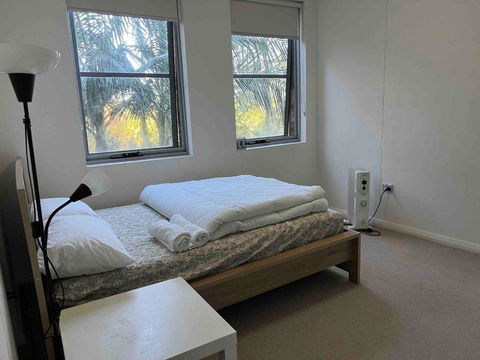 A Private Room - 1 Train Stop To Chatswood CBD - Tourism Noosa 2