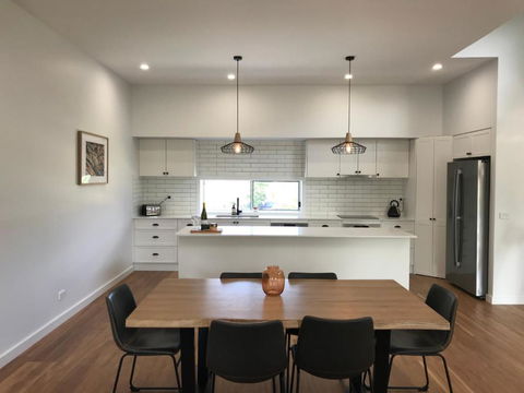 A Sanctuary At Denhams - Family & Pooch Friendly - Tourism Noosa 0