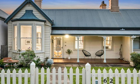 A Sea Pilots Cottage - Tourism Noosa 0