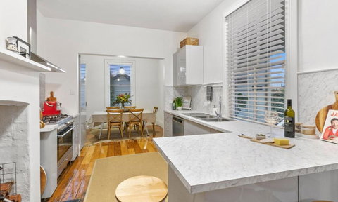 A Sea Pilots Cottage - Tourism Noosa 1