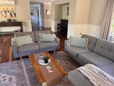 A Spacious Oasis - Tourism Noosa 3