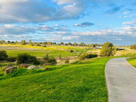 A Spacious Vacation Home Nearby Melbourne Airport - Tourism Noosa 0