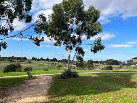 A Spacious Vacation Home Nearby Melbourne Airport - Tourism Noosa 4