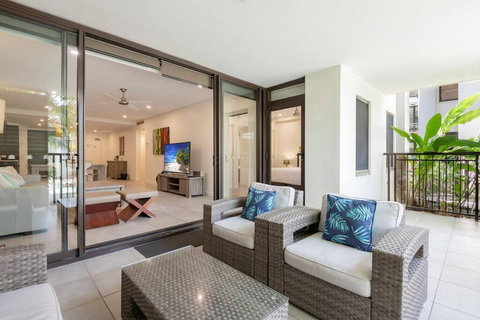 A Well-deserved Beachside Resort Retreat - Tourism Noosa 3